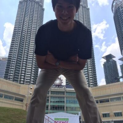 男とビル、建物