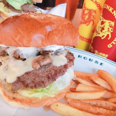 バーガーとフライドポテト
