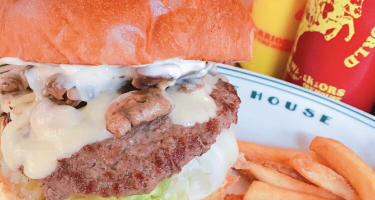 バーガーとフライドポテト