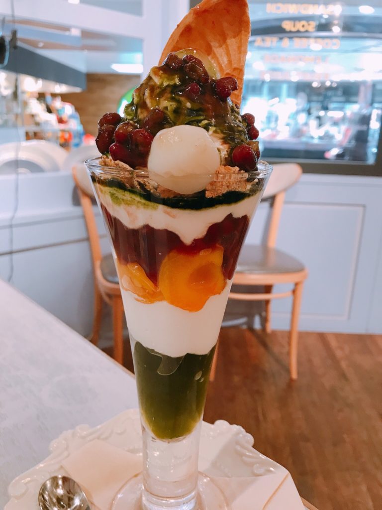 ワイアードボンボン、抹茶パフェ、ヴィーガン